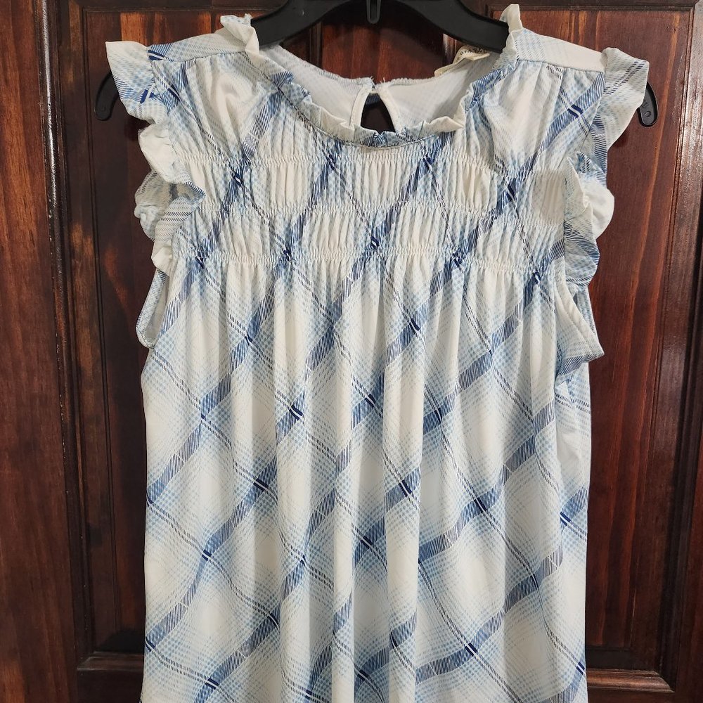 Short sleeveless Top